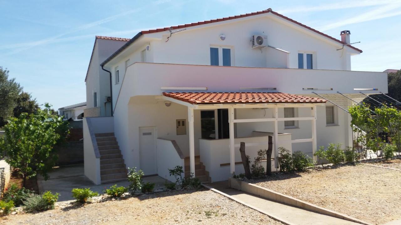 Apartments Maretic Мандре Экстерьер фото