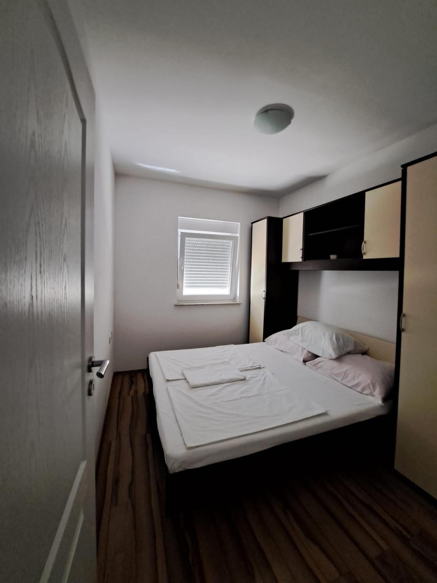 Apartments Maretic Мандре Экстерьер фото