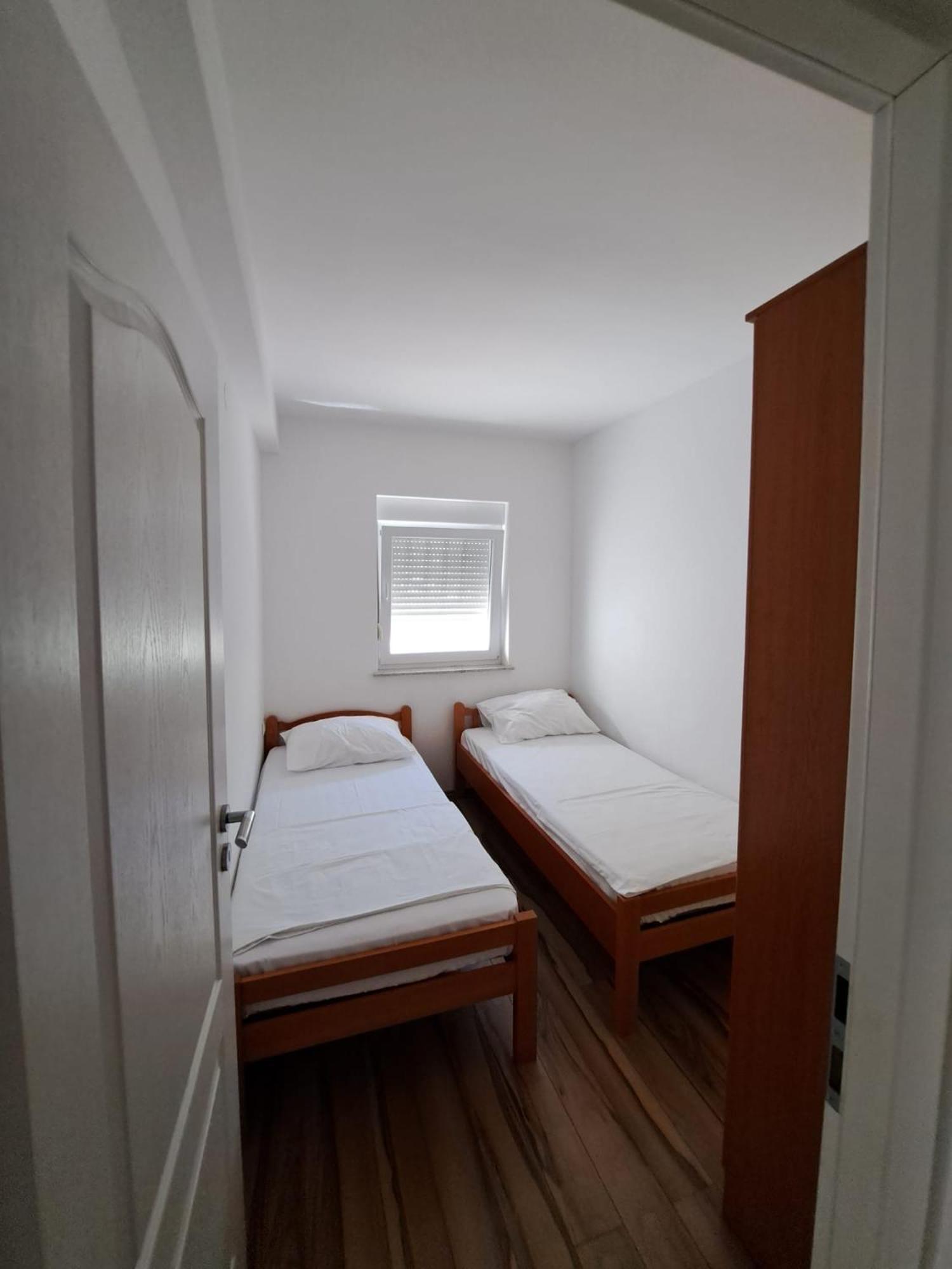 Apartments Maretic Мандре Экстерьер фото